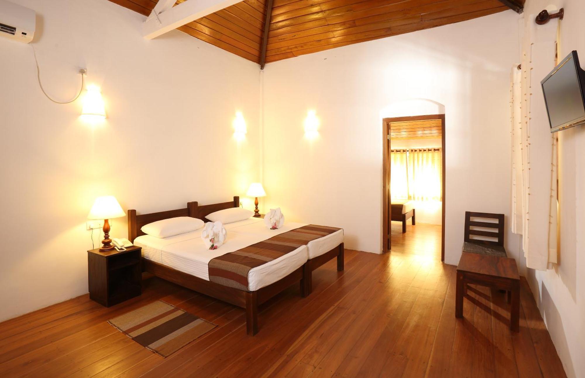 Hotel The Sanctuary At Tissawewa Anuradhapura Esterno foto